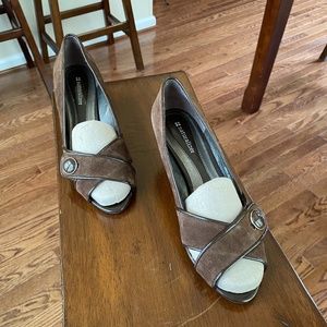 Naturalizer brown leather shoes, 7.5 M